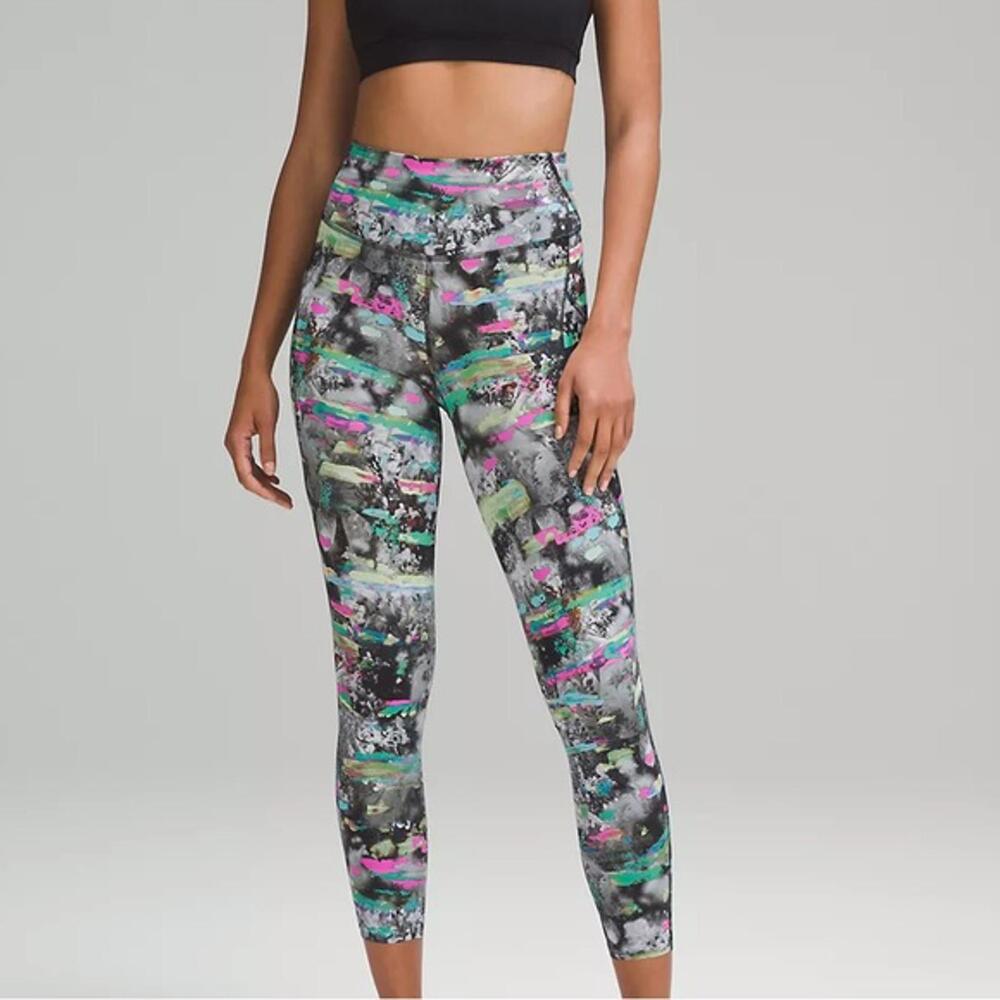 Lululemon Fast and Free Reflective High-Rise Tight - Size 4